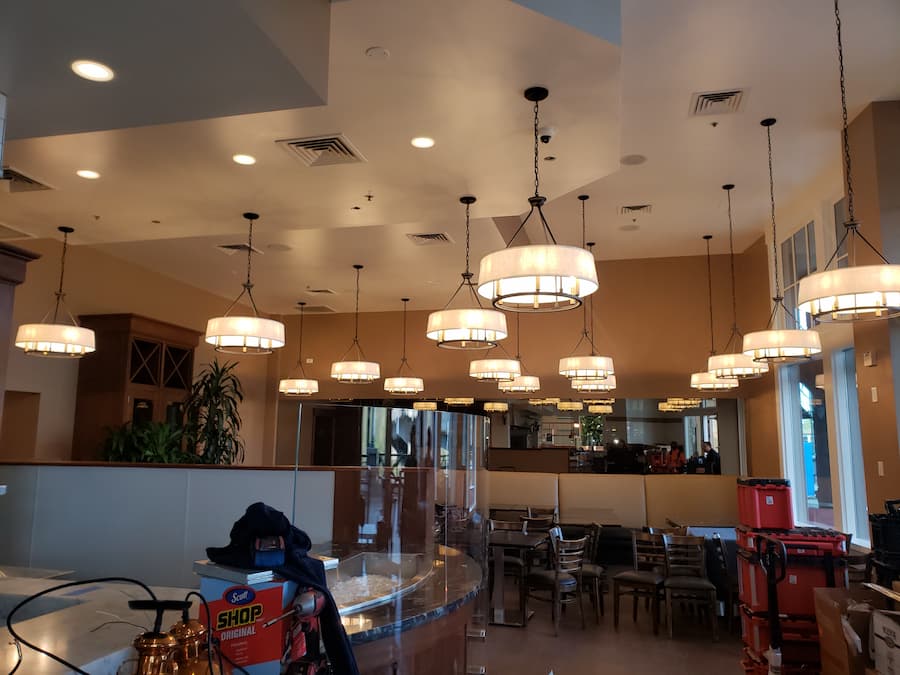 Restaurant lighting installation